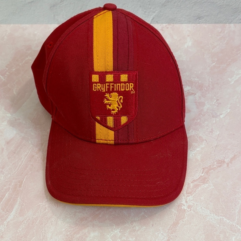 Warner Bros. Gryffindor Kids Hat in Red and Gold